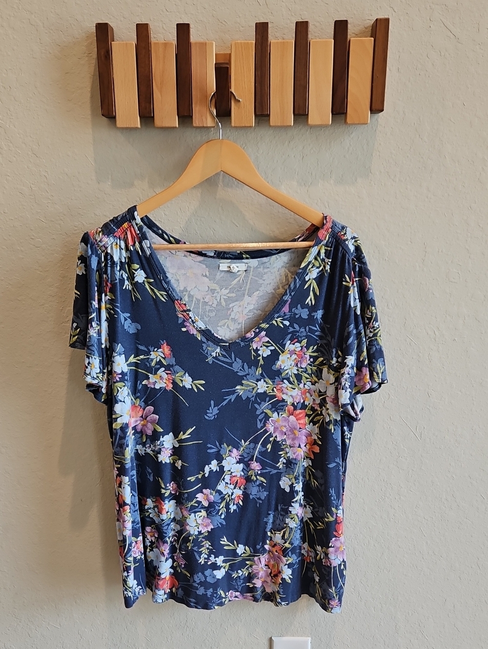 Maurices Navy Floral V-Neck Short Sleeve Top